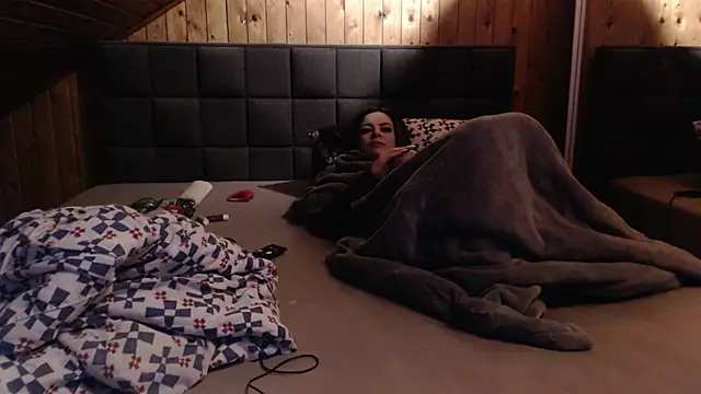 BoeseMoni1998 online show from February 20, 7:19 pm