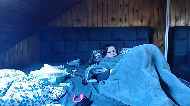 BoeseMoni1998 online show from March 19, 6:12 pm