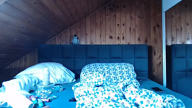 BoeseMoni1998 online show from October 19, 8:37 am