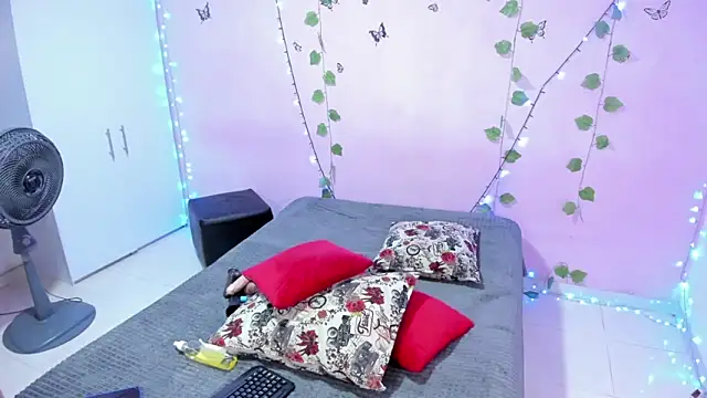 ambersmitx online show from February 15, 2:55 pm