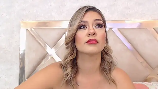 Snapshot of JoannaStanford chatting on January 12, 10:33 pm JoannaStanford online show from January 12, 10:33 pm