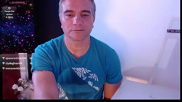 Snapshot of golden_punisher chatting on February 2, 11:19 am golden punisher online show from February 2, 11:19 am