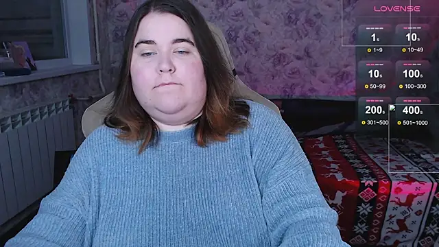 Estelle Hicks online show from November 3, 6:20 pm