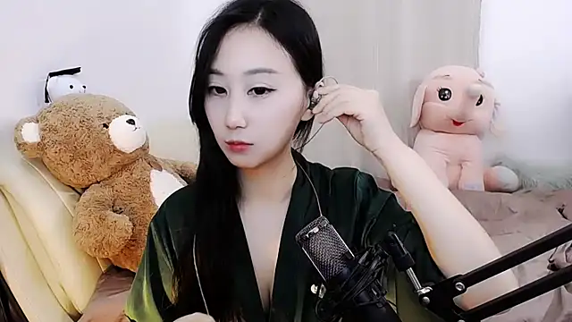 Snapshot of Alcohol_1 chatting on December 30, 1:25 pm Alcohol 1 online show from December 30, 1:25 pm