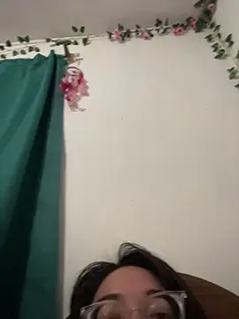 indiegirl666 online show from April 28, 3:22 am