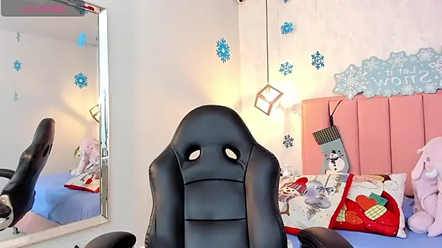 SUNNYCYRUS online show from December 23, 7:41 pm