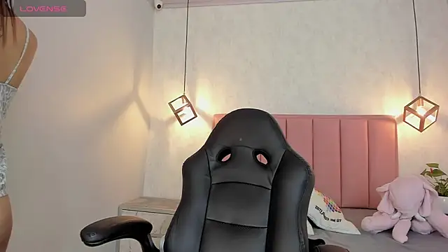 Snapshot of SUNNYCYRUS chatting on February 18, 7:41 pm SUNNYCYRUS online show from February 18, 7:41 pm