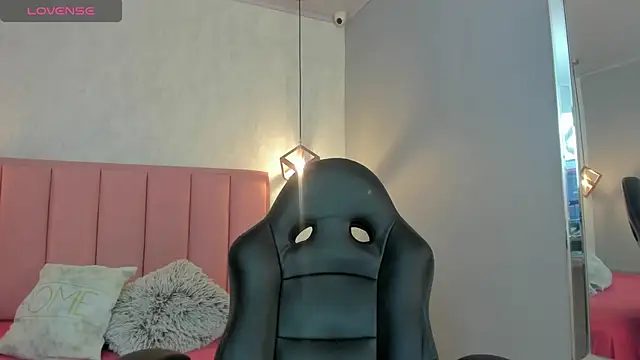 Snapshot of SUNNYCYRUS chatting on September 23, 12:30 pm SUNNYCYRUS online show from September 23, 12:30 pm