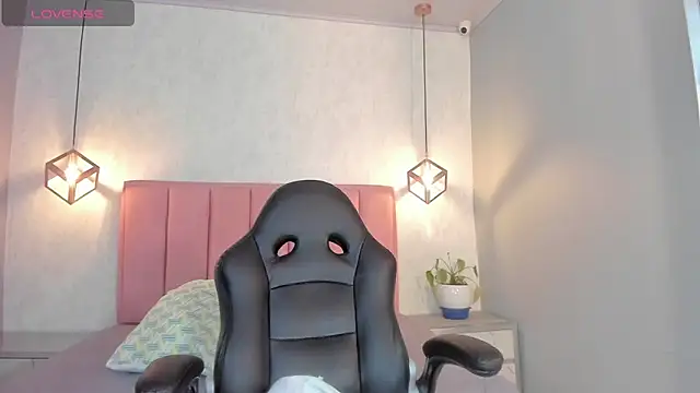 Snapshot of SUNNYCYRUS chatting on October 17, 12:30 pm SUNNYCYRUS online show from October 17, 12:30 pm