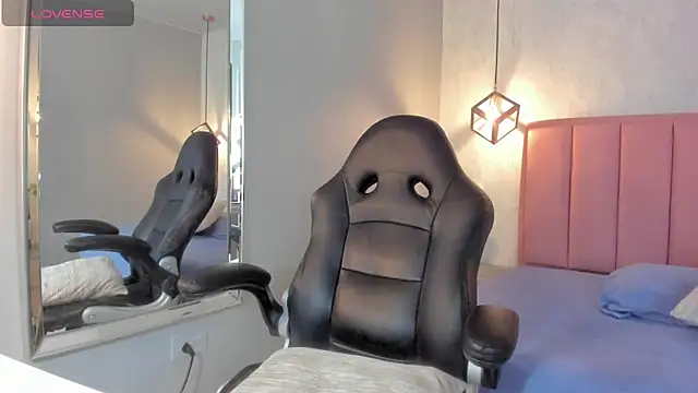 Snapshot of SUNNYCYRUS chatting on October 20, 12:27 pm SUNNYCYRUS online show from October 20, 12:27 pm