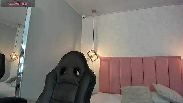 Snapshot of SUNNYCYRUS chatting on October 23, 12:26 pm SUNNYCYRUS online show from October 23, 12:26 pm