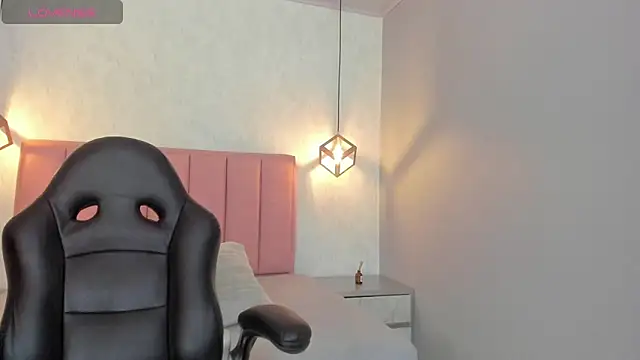 Snapshot of SUNNYCYRUS chatting on October 31, 12:39 pm SUNNYCYRUS online show from October 31, 12:39 pm