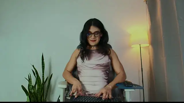 Snapshot of vitta_alfayed chatting on November 29, 11:08 pm vitta alfayed online show from November 29, 11:08 pm