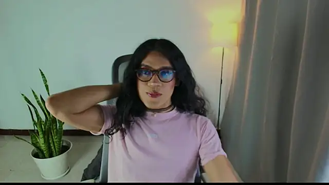 Snapshot of vitta_alfayed chatting on December 2, 11:00 pm vitta alfayed online show from December 2, 11:00 pm