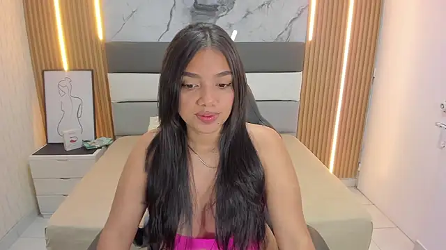 SUZETMONACO online show from November 5, 7:25 pm