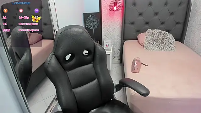 SUZETMONACO online show from February 24, 7:23 pm