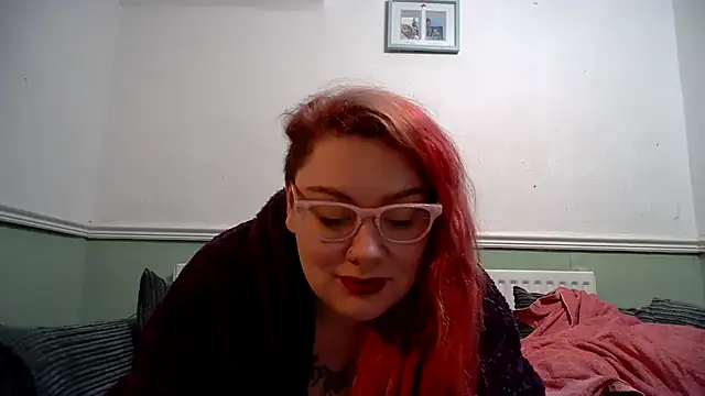 Bustycurves online show from February 8, 12:06 am