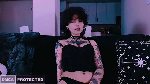 NaughtyLittleFox online show from February 11, 7:35 am