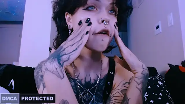 NaughtyLittleFox online show from March 29, 6:13 am