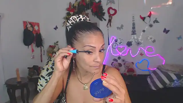 Snapshot of brigitht chatting on January 9, 4:49 pm brigitht online show from January 9, 4:49 pm