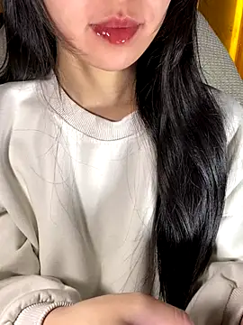 minmin2kk5 online show from December 5, 4:03 pm