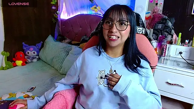 Snapshot of Littlerouse_ chatting on February 17, 10:47 pm Littlerouse online show from February 17, 10:47 pm