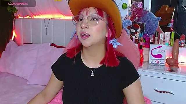 Snapshot of Littlerouse_ chatting on October 10, 3:38 am Littlerouse online show from October 10, 3:38 am