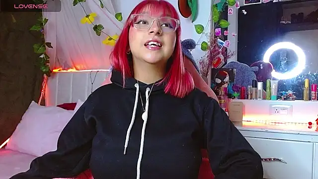 Snapshot of Littlerouse_ chatting on October 16, 6:36 am Littlerouse online show from October 16, 6:36 am