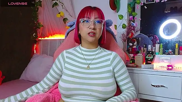 Snapshot of Littlerouse_ chatting on November 7, 10:43 pm Littlerouse online show from November 7, 10:43 pm