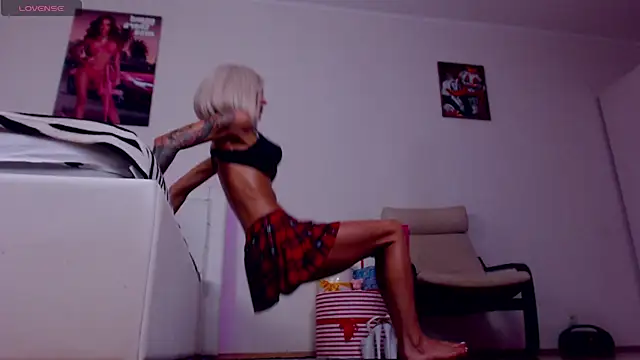 Sonja Stripper Ray online show from November 8, 9:20 am