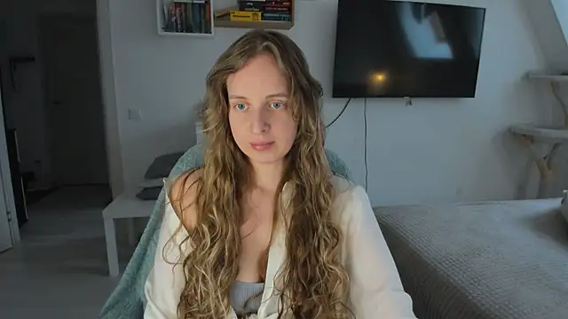 violet blue eyes online show from November 11, 12:05 pm