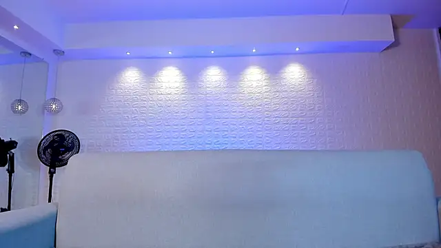 Snapshot of violet_scott chatting on January 28, 1:59 pm violet scott online show from January 28, 1:59 pm