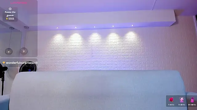 Snapshot of violet_scott chatting on February 4, 10:54 am violet scott online show from February 4, 10:54 am