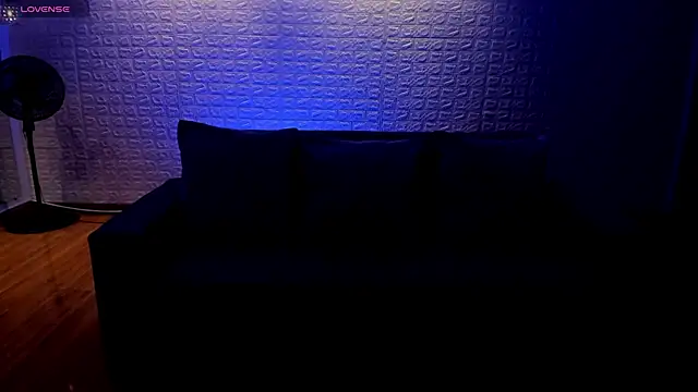 Snapshot of violet_scott chatting on February 26, 10:47 am violet scott online show from February 26, 10:47 am