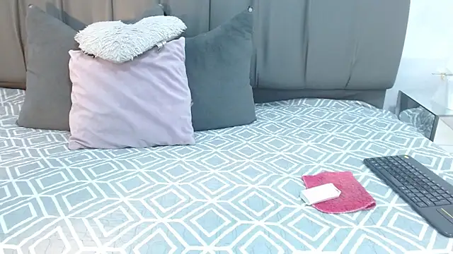 Cherllynn online show from December 30, 1:36 pm