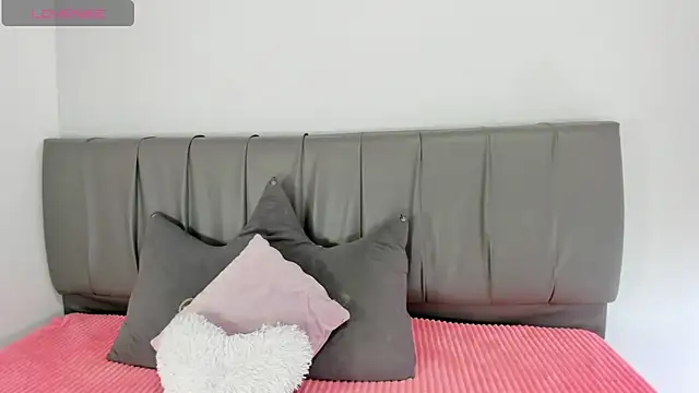 Cherllynn online show from November 8, 4:40 pm