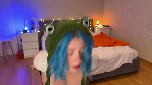  vixenp online show from December 9, 4:47 pm