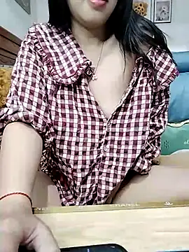 Snapshot of cream1299 chatting on February 21, 9:43 pm cream1299 online show from February 21, 9:43 pm