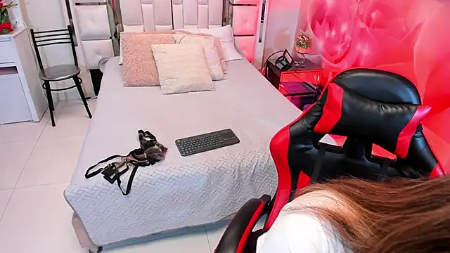 Yelena mutiz online show from November 17, 1:39 pm