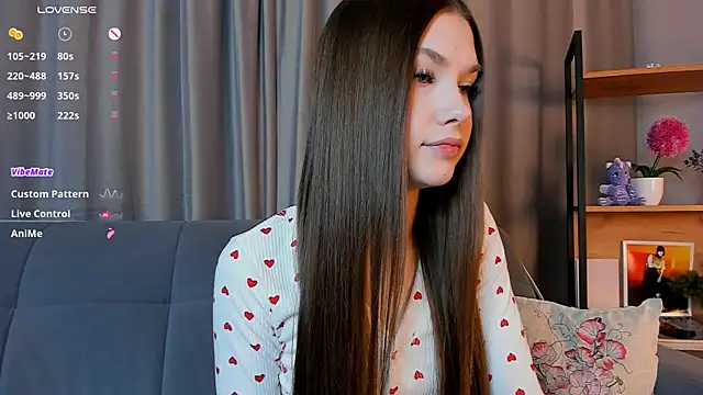  Eva Lee online show from February 4, 7:11 pm