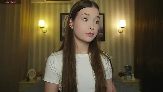  Eva Lee online show from October 6, 8:17 pm