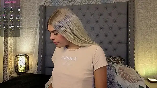 Shantal Joness online show from November 6, 9:05 pm