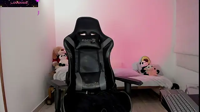 Snapshot of Biancastrongg chatting on October 30, 2:57 am Biancastrongg online show from October 30, 2:57 am