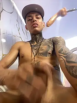 Snapshot of Herem369 chatting on November 6, 3:24 pm Herem369 online show from November 6, 3:24 pm