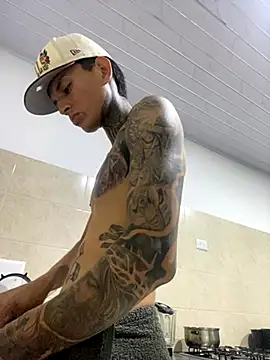 Snapshot of Herem369 chatting on December 3, 1:35 am Herem369 online show from December 3, 1:35 am