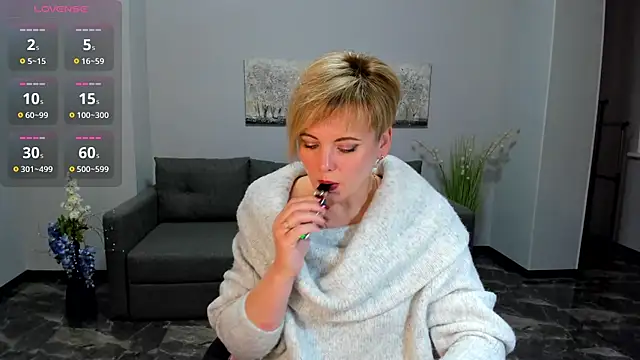 Julia Wilsone online show from January 17, 7:13 am