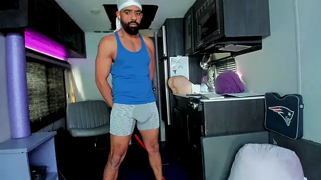 Snapshot of DirtyDrizzy chatting on February 8, 5:38 pm DirtyDrizzy online show from February 8, 5:38 pm