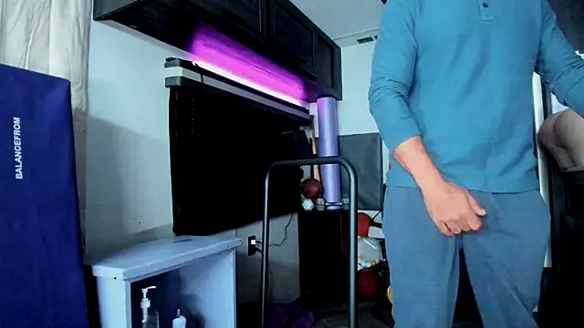 Snapshot of DirtyDrizzy chatting on February 12, 11:27 am DirtyDrizzy online show from February 12, 11:27 am