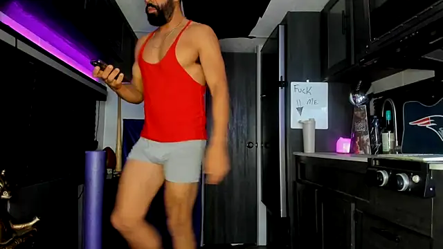 Snapshot of DirtyDrizzy chatting on February 25, 2:43 am DirtyDrizzy online show from February 25, 2:43 am