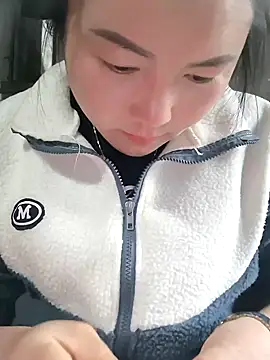 Snapshot of Sweetlove_77 chatting on February 3, 8:46 am Sweetlove 77 online show from February 3, 8:46 am